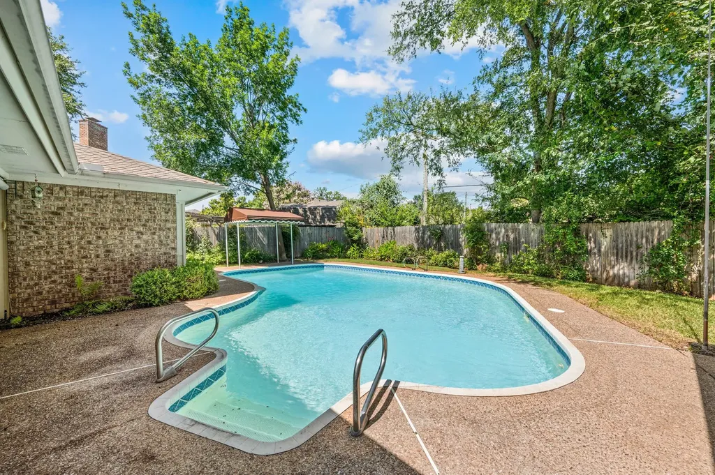 4321 Waycross Drive Arlington TX 76016
