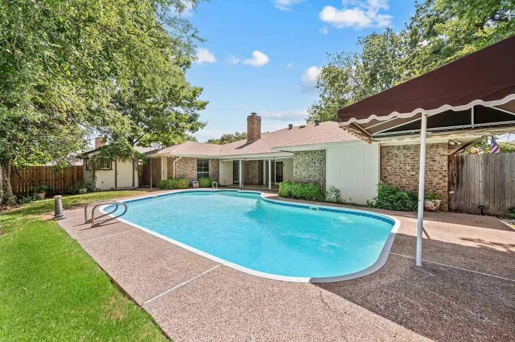 4321 Waycross Drive Arlington TX 76016