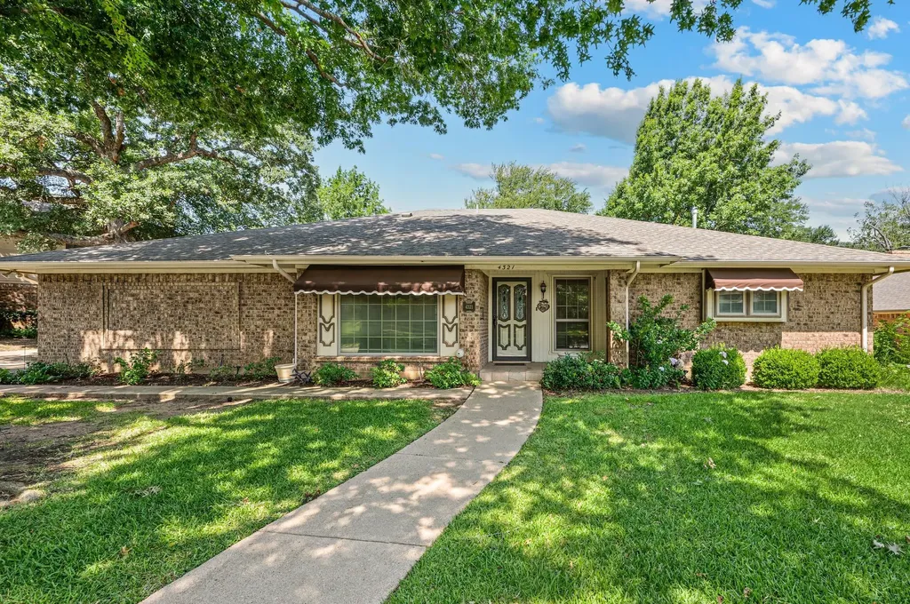 4321 Waycross Drive Arlington TX 76016