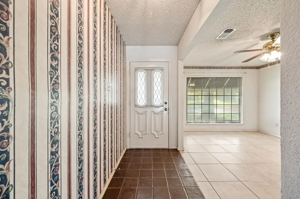 4321 Waycross Drive Arlington TX 76016