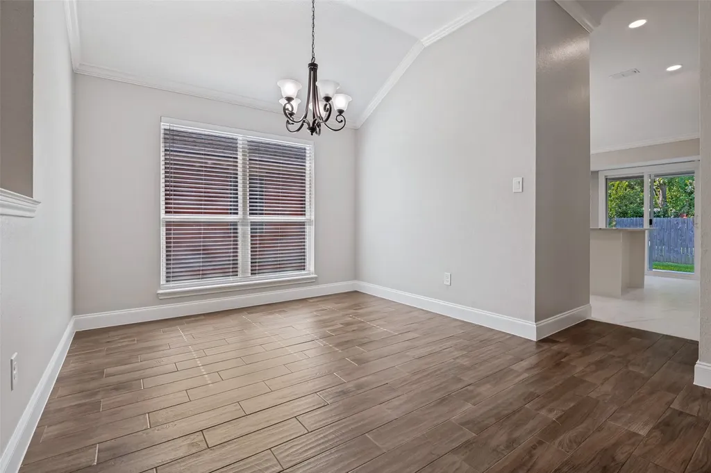 205 Weyland Drive Grand Prairie TX 75052