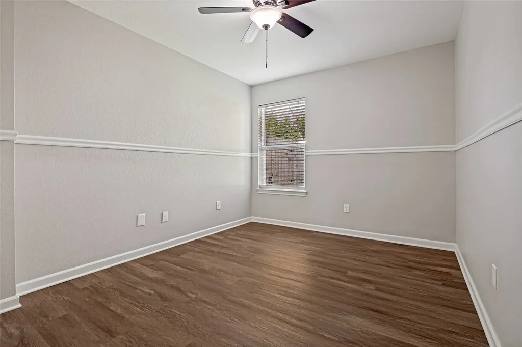 205 Weyland Drive Grand Prairie TX 75052