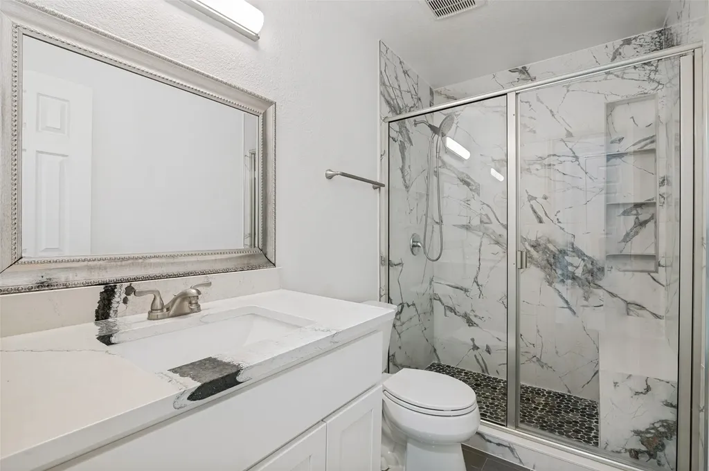 205 Weyland Drive Grand Prairie TX 75052