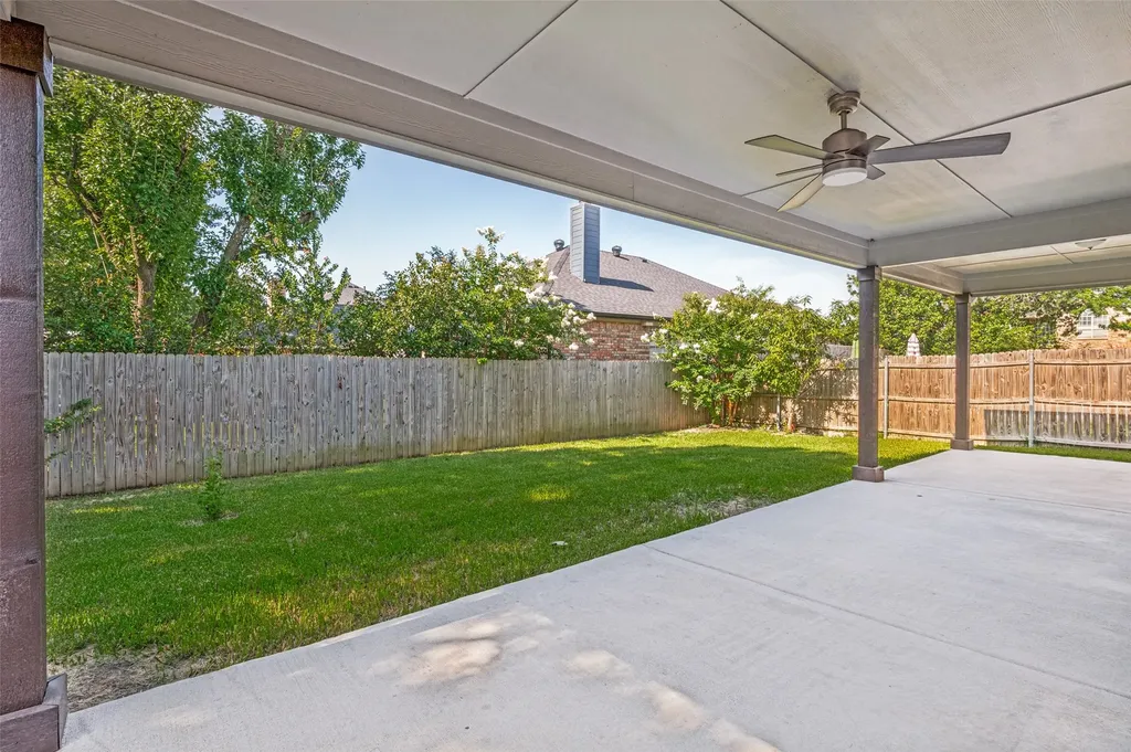 205 Weyland Drive Grand Prairie TX 75052