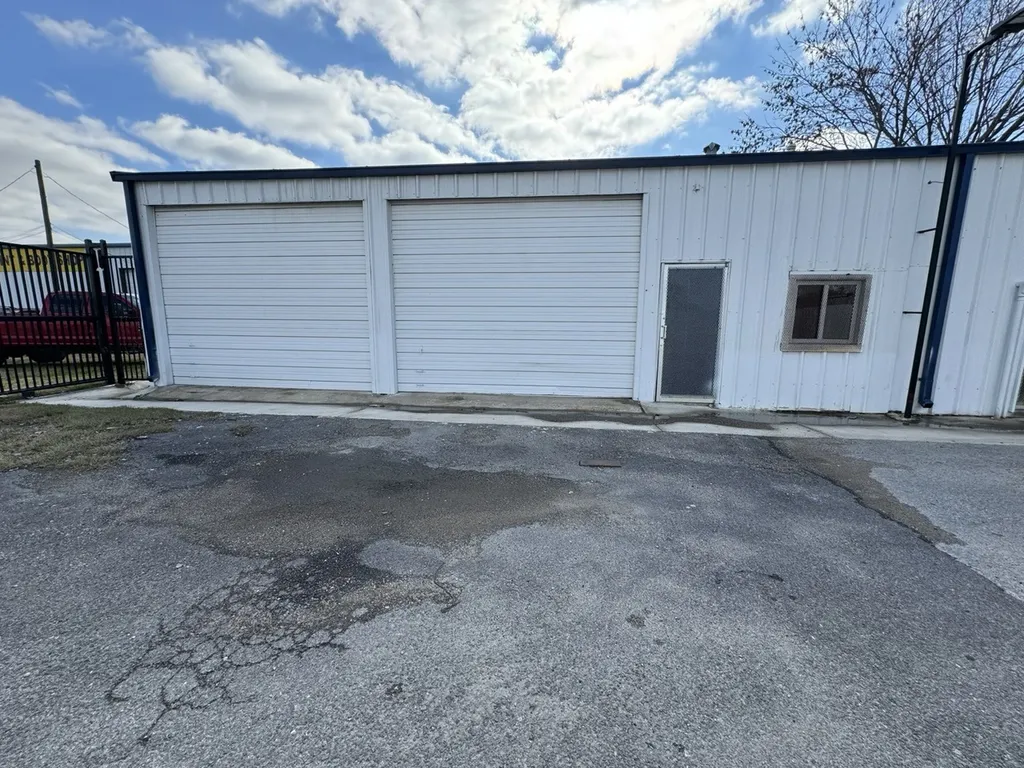2205 S Peachtree Road Balch Springs TX 75180