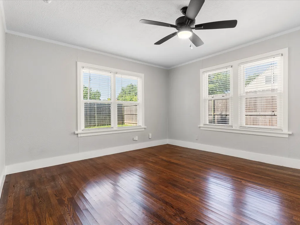 4039 El Campo Avenue Fort Worth TX 76107