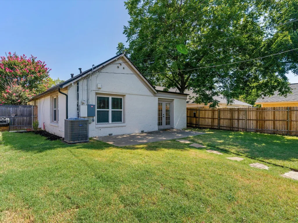 4039 El Campo Avenue Fort Worth TX 76107