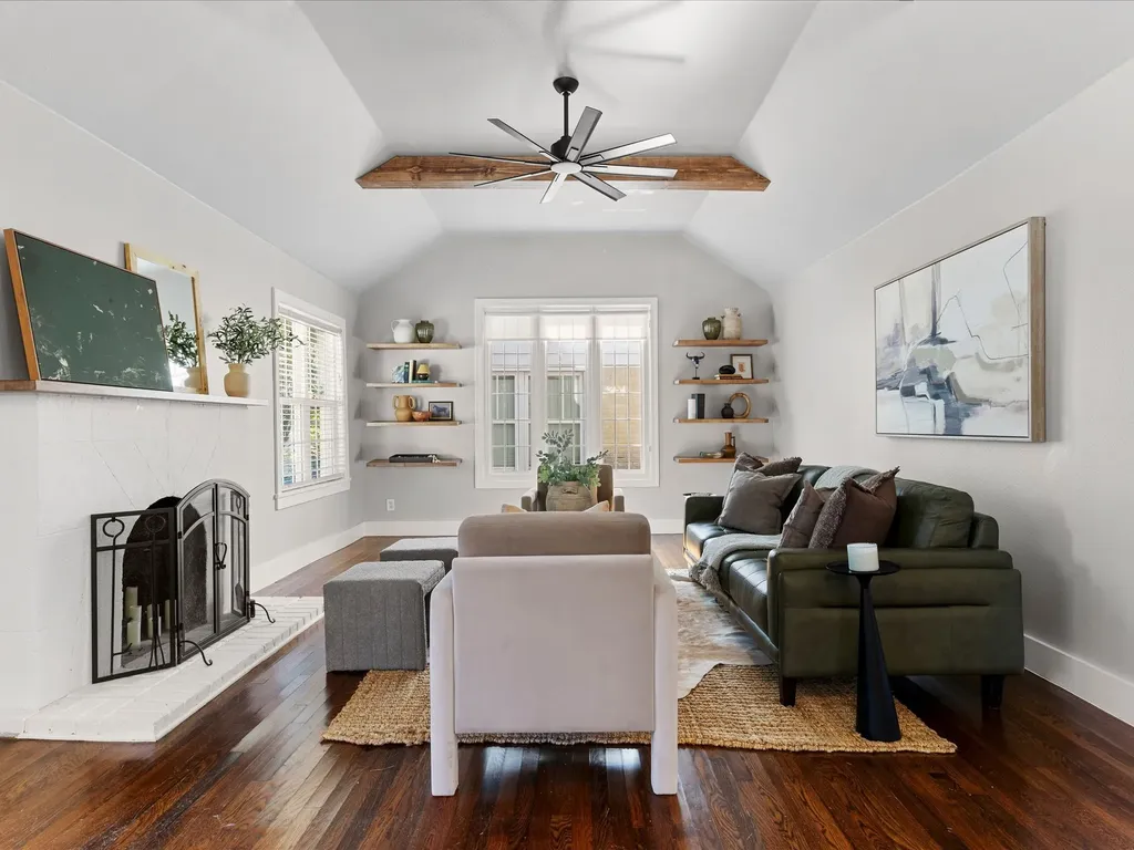 4039 El Campo Avenue Fort Worth TX 76107