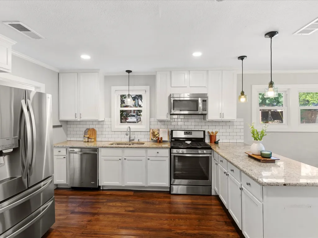 4039 El Campo Avenue Fort Worth TX 76107