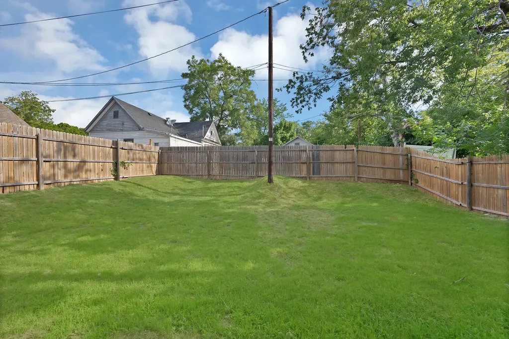 1008 20th Street Fort Worth TX 76164