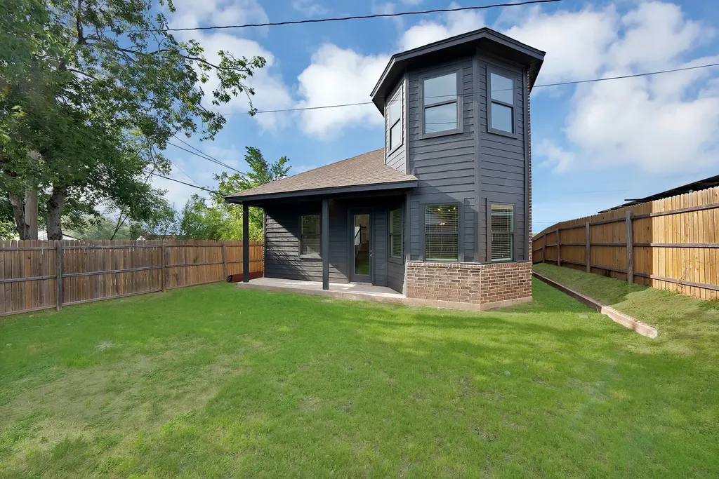 1008 20th Street Fort Worth TX 76164