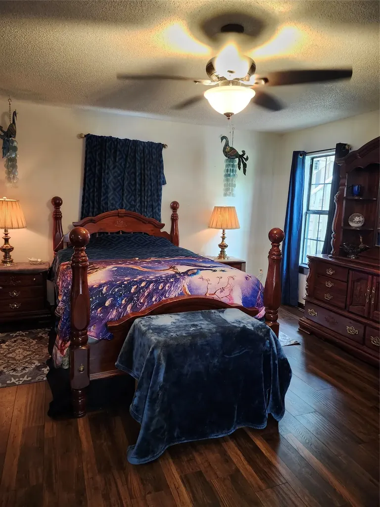 9353 S Fm 730 Azle TX 76020