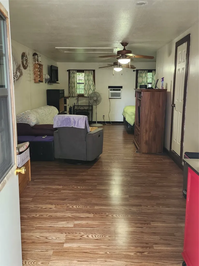 9353 S Fm 730 Azle TX 76020