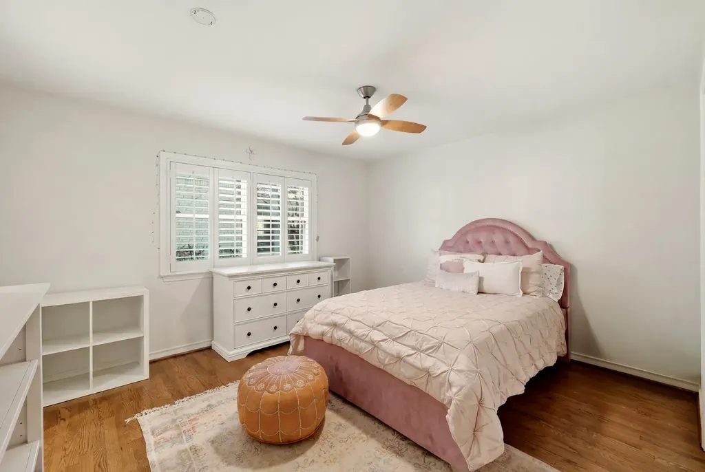 9544 Crestedge Drive Dallas TX 75238
