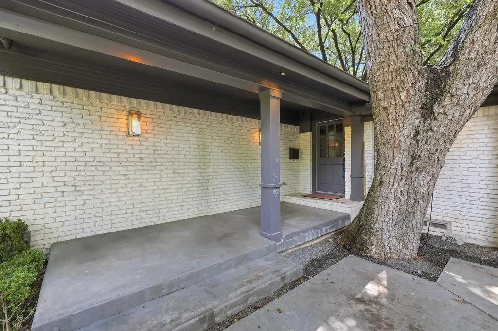 9544 Crestedge Drive Dallas TX 75238