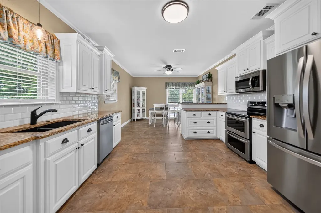 224 Private Road 6243 Canton TX 75103