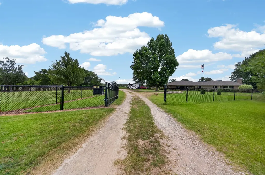 224 Private Road 6243 Canton TX 75103