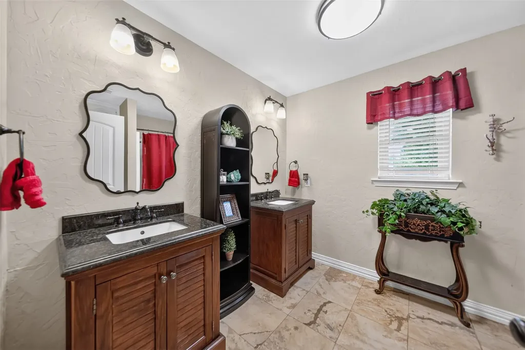 224 Private Road 6243 Canton TX 75103