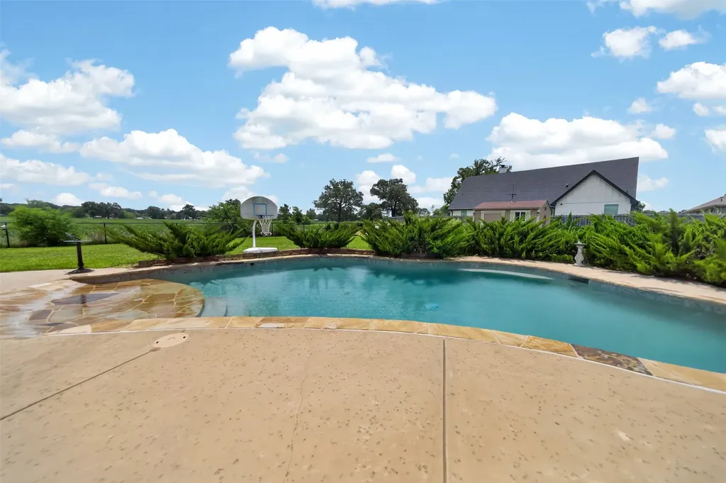 224 Private Road 6243 Canton TX 75103