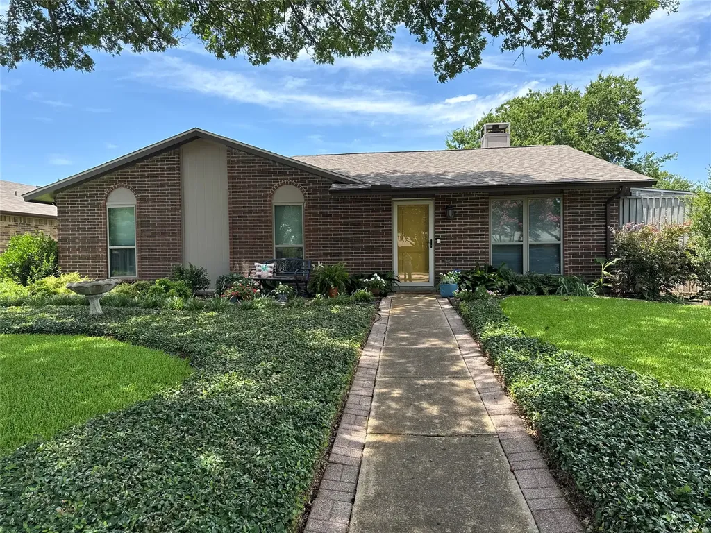 5521 Pike Place Garland TX 75044