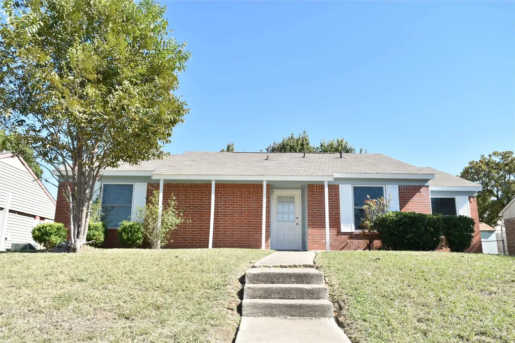 2014 High Bluff Drive Garland TX 75041