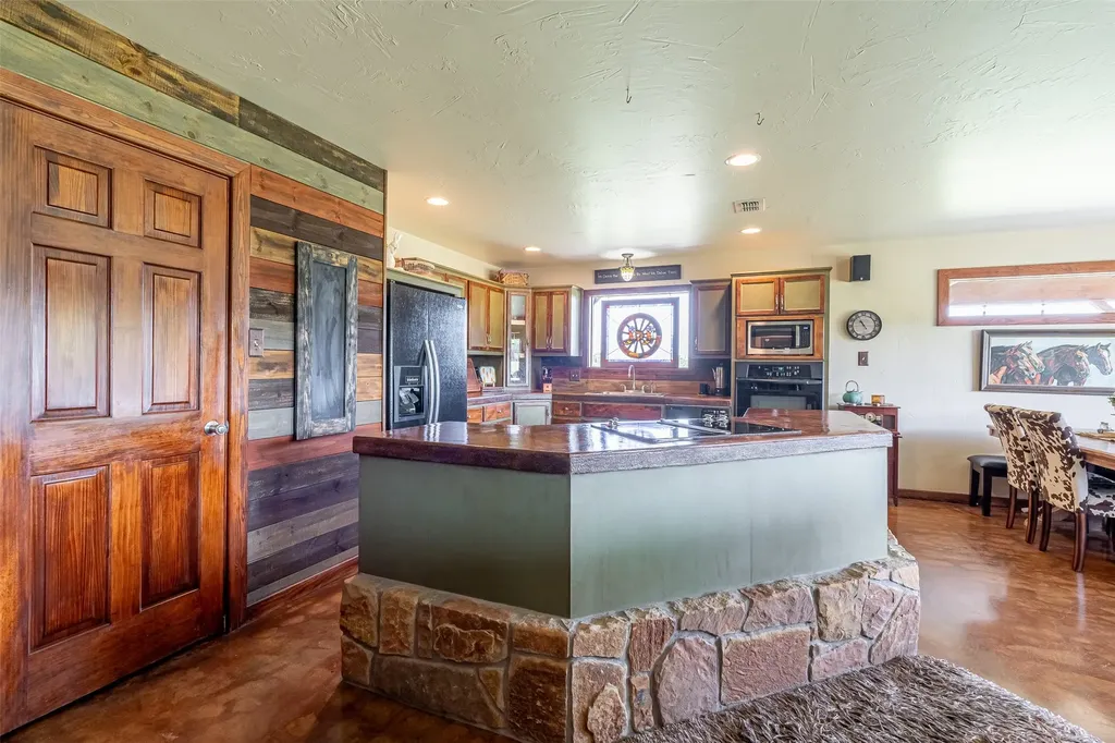 7744 Wd Court Lipan TX 76462