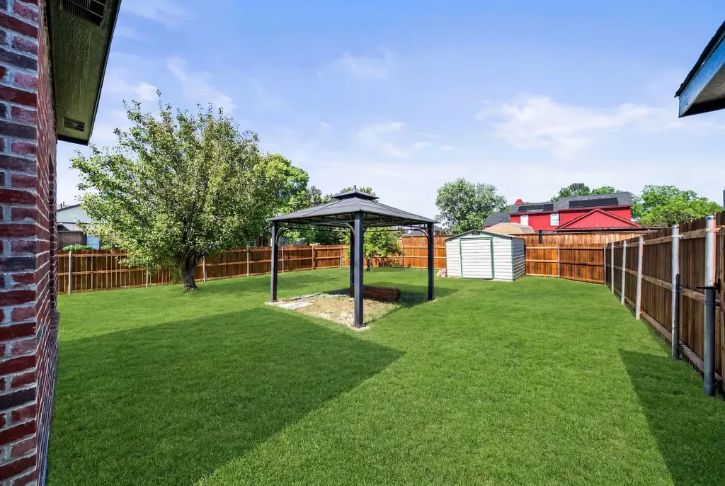 4822 Mize Court Rowlett TX 75088