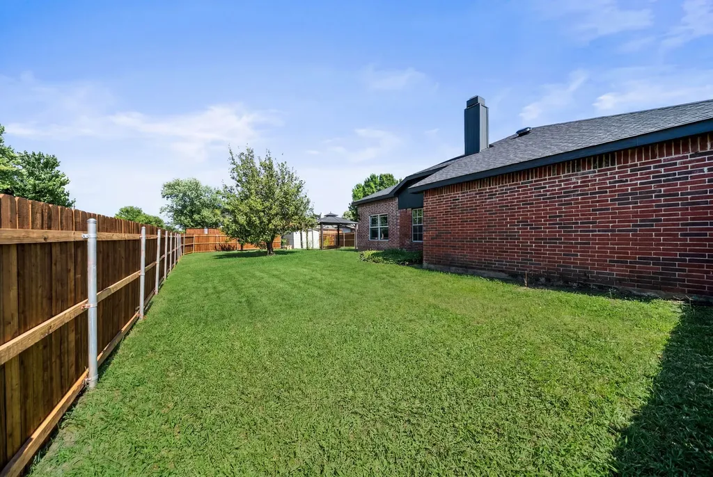 4822 Mize Court Rowlett TX 75088