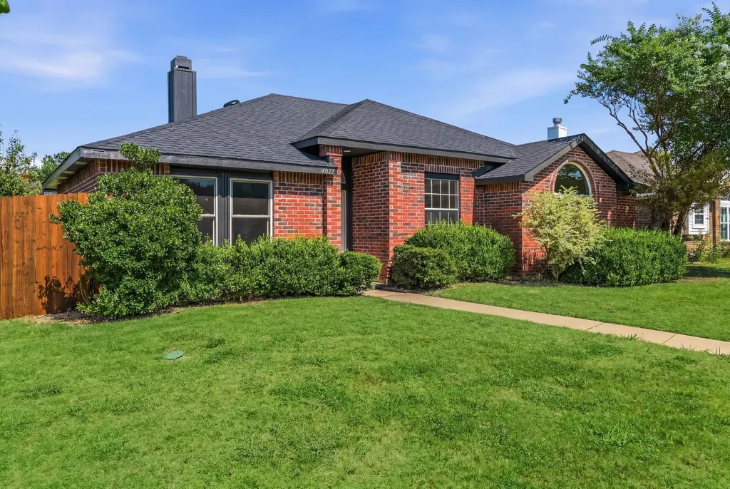 4822 Mize Court Rowlett TX 75088