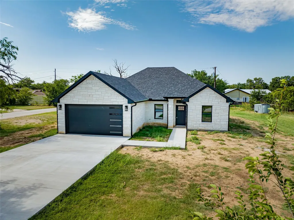 614 W Wheeler Street Breckenridge TX 76424