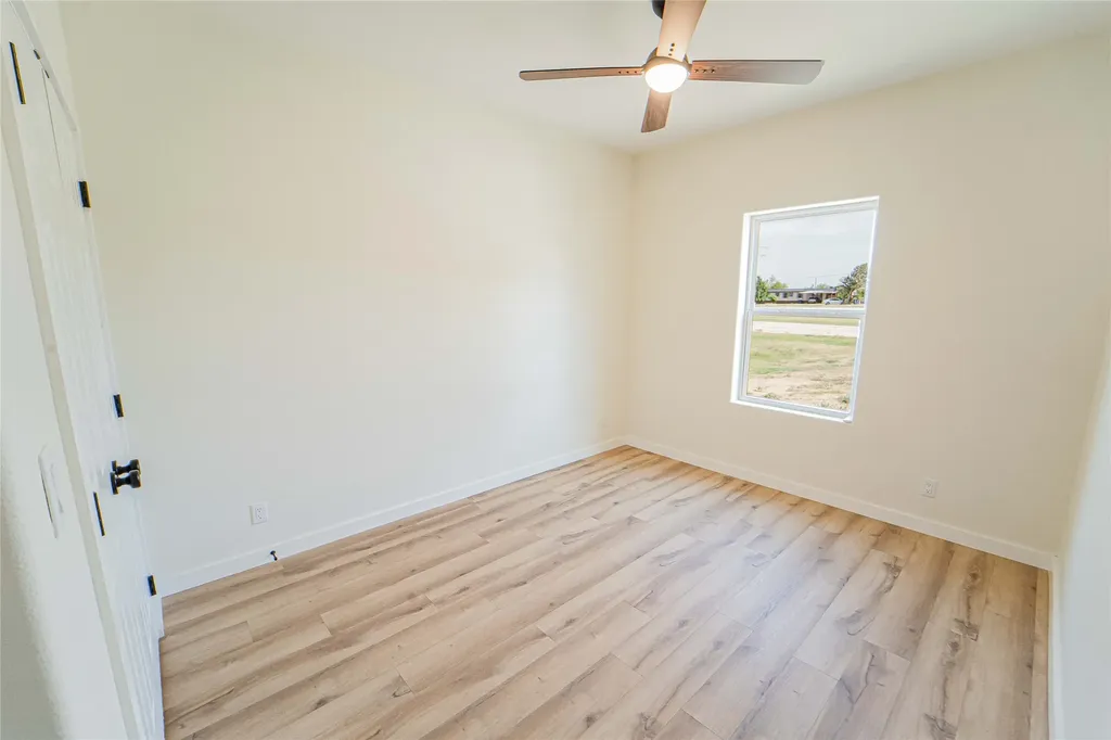 614 W Wheeler Street Breckenridge TX 76424