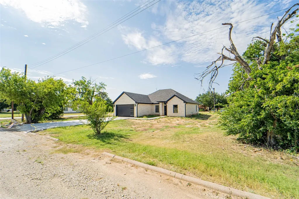 614 W Wheeler Street Breckenridge TX 76424