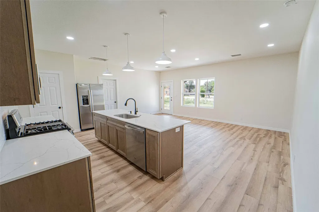 614 W Wheeler Street Breckenridge TX 76424