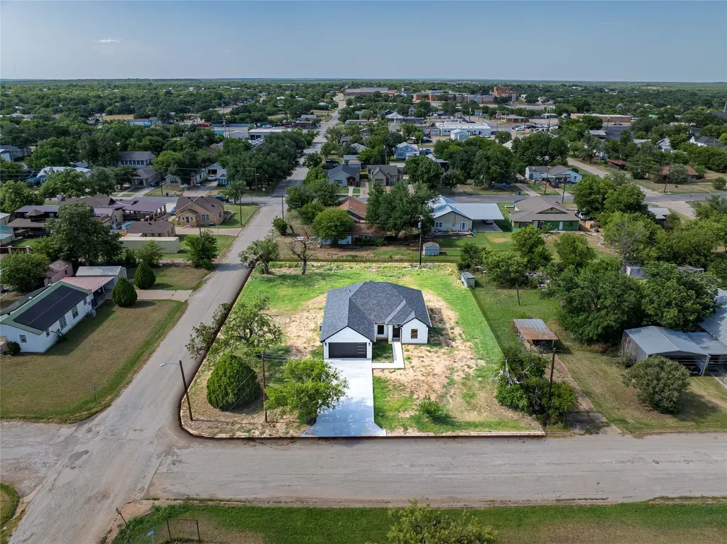 614 W Wheeler Street Breckenridge TX 76424