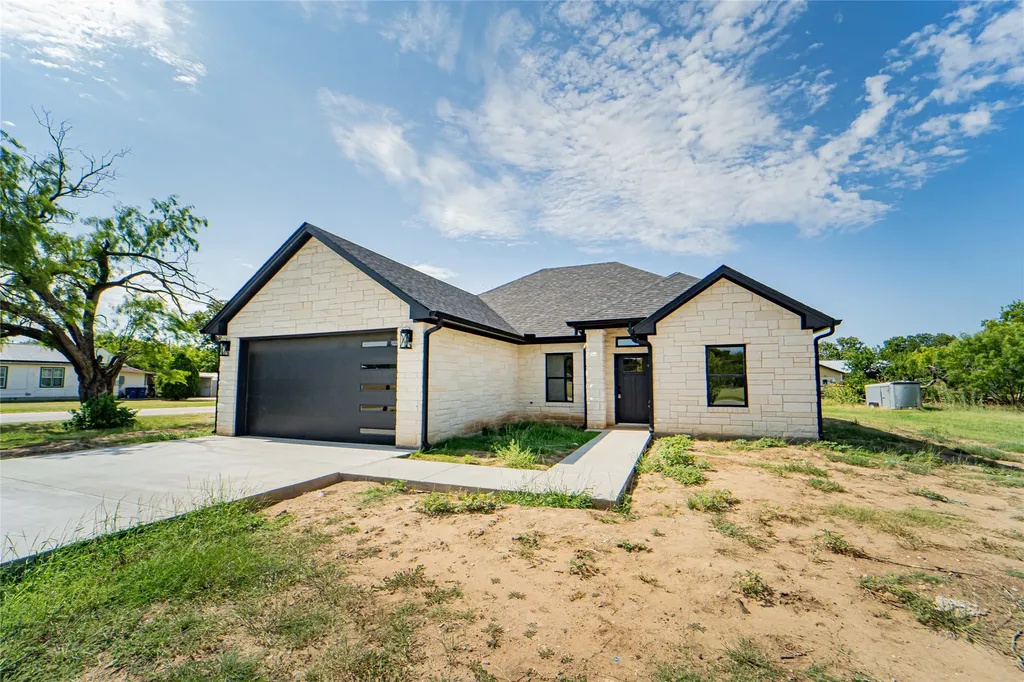614 W Wheeler Street Breckenridge TX 76424