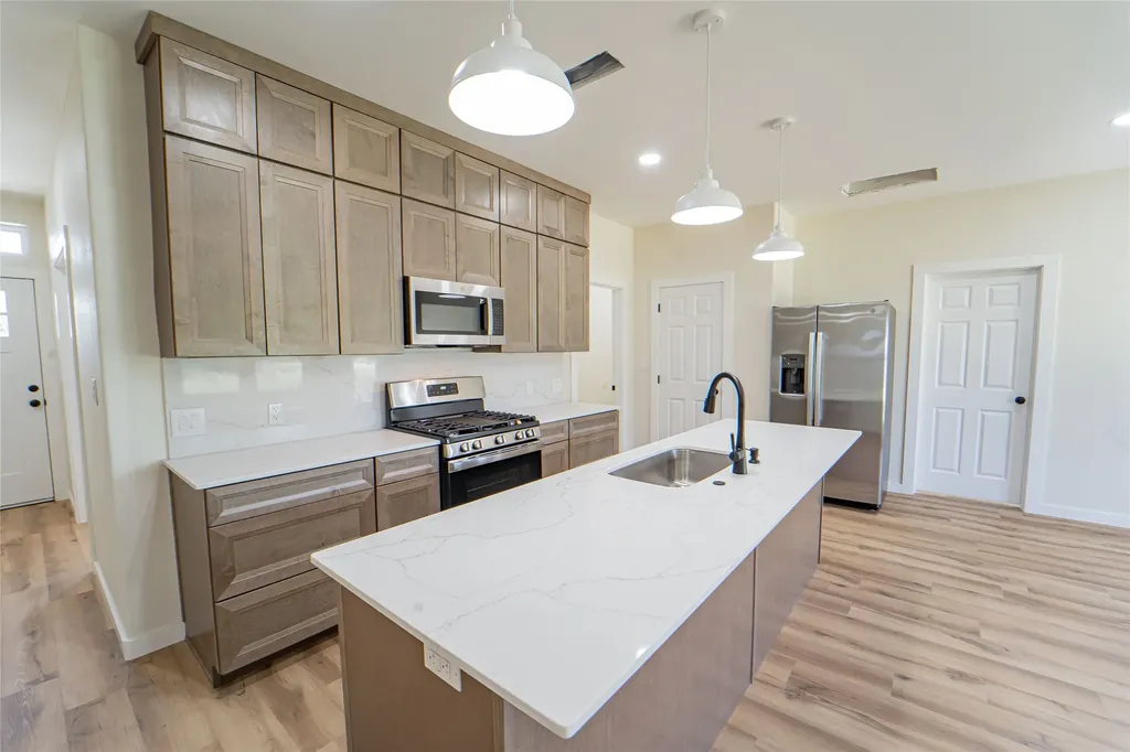 614 W Wheeler Street Breckenridge TX 76424