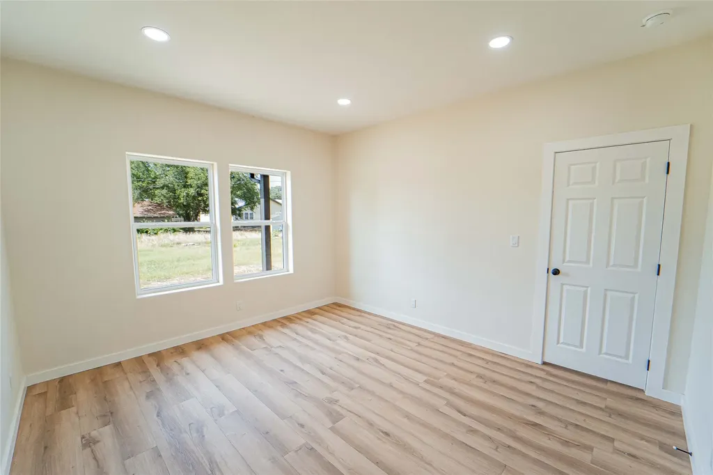 614 W Wheeler Street Breckenridge TX 76424