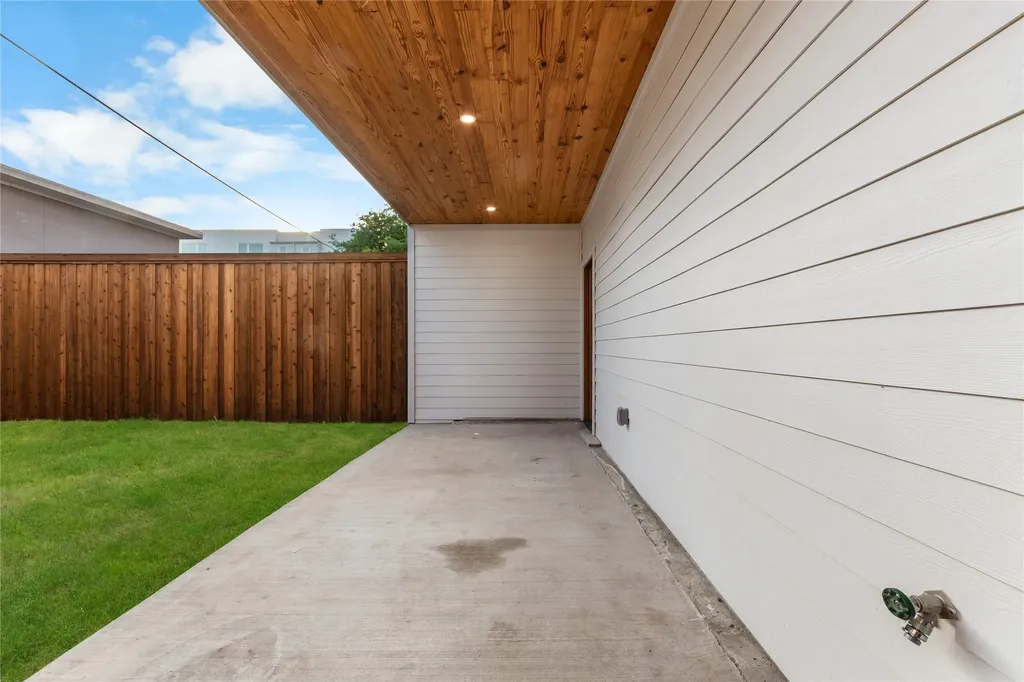 1505 Holly Dallas TX 75204