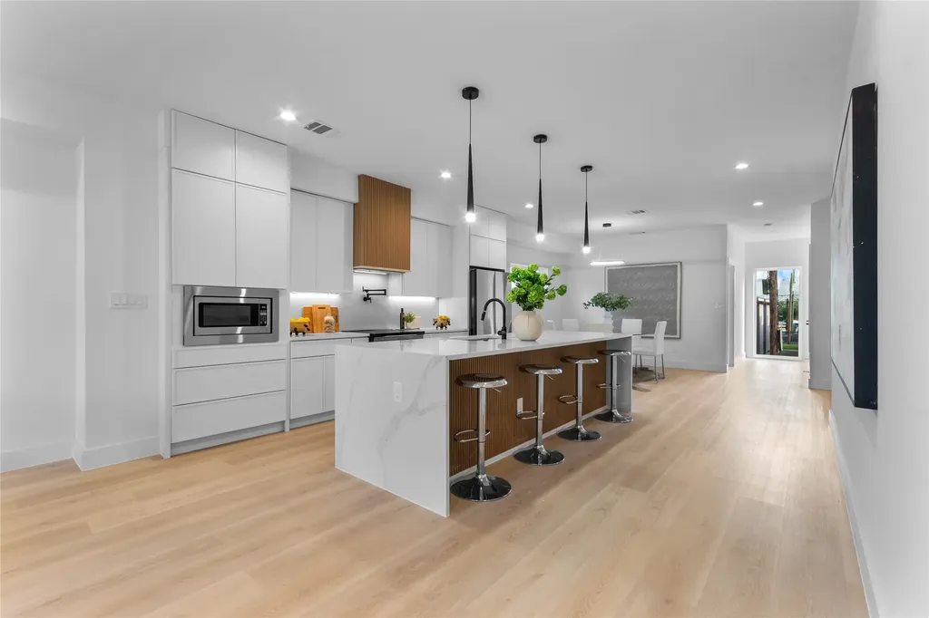 1505 Holly Dallas TX 75204