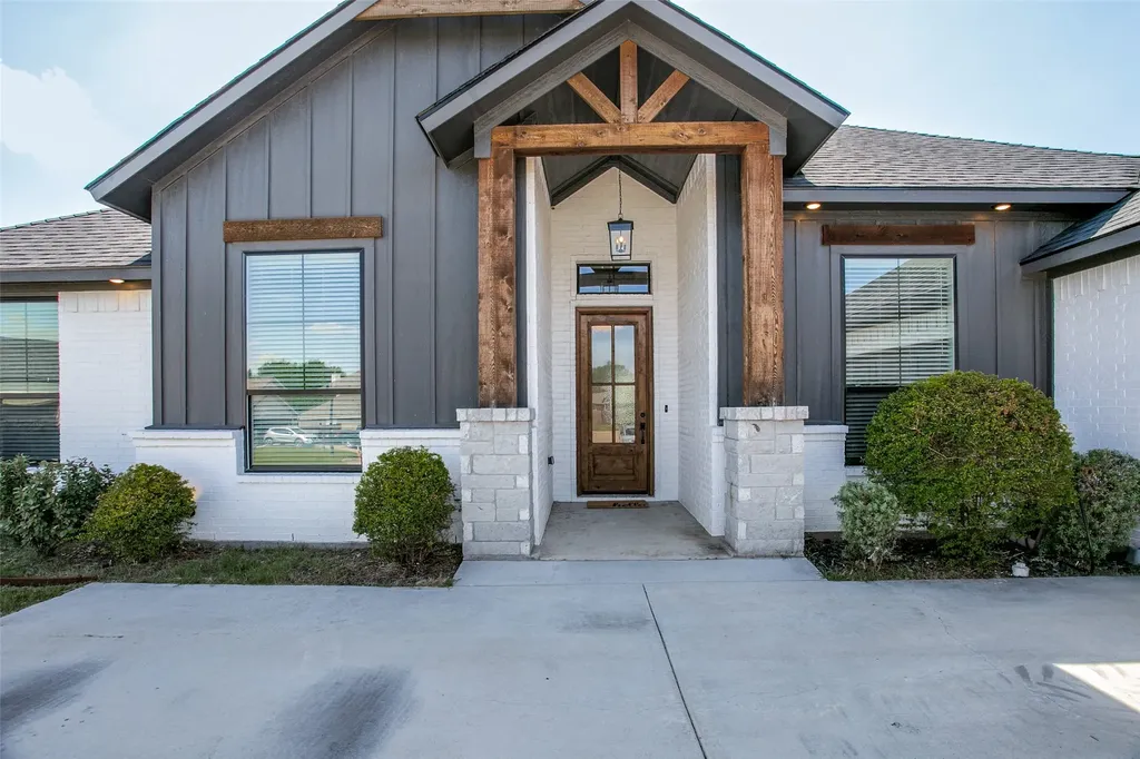 104 Bent Creek Court Cleburne TX 76033