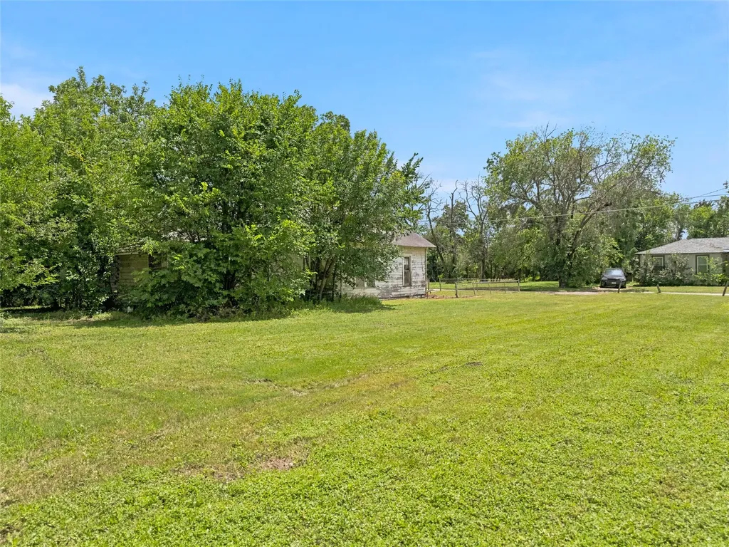 2432 S 9th Street Waco TX 76706