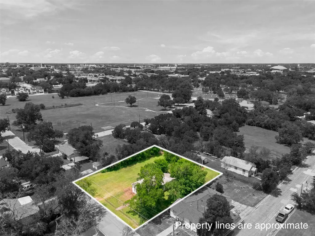 2432 S 9th Street Waco TX 76706