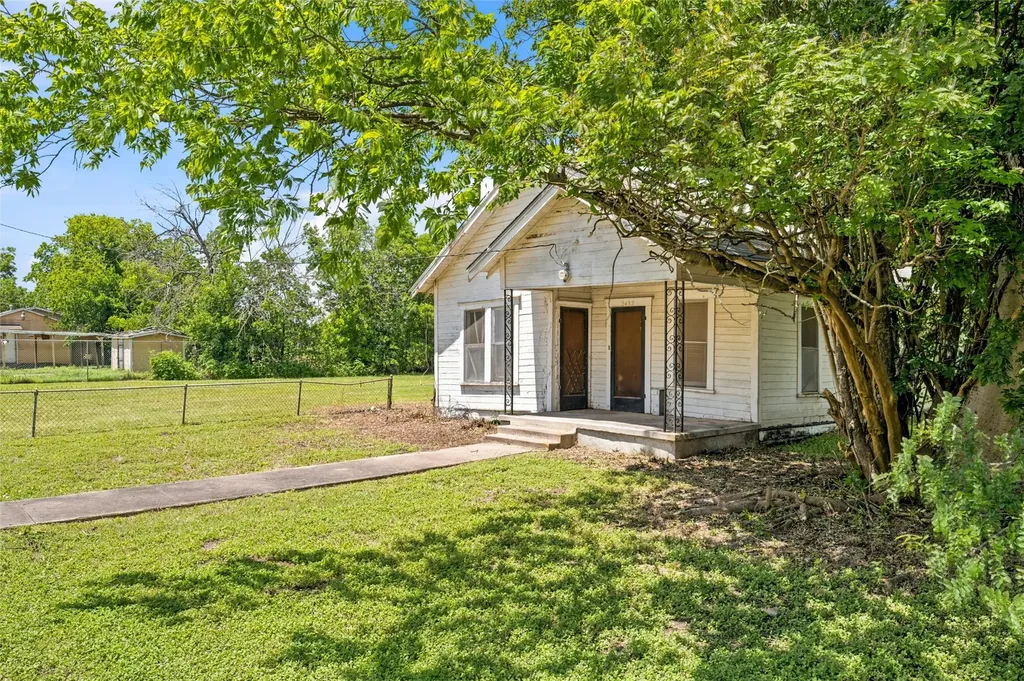 2432 S 9th Street Waco TX 76706