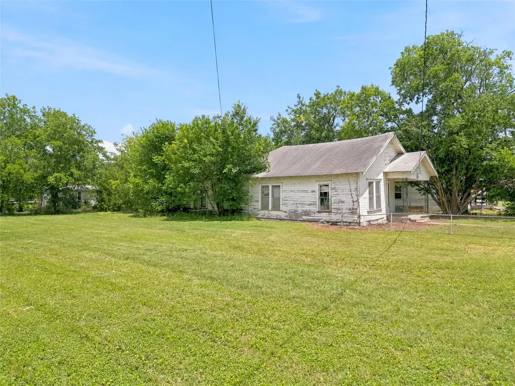 2432 S 9th Street Waco TX 76706