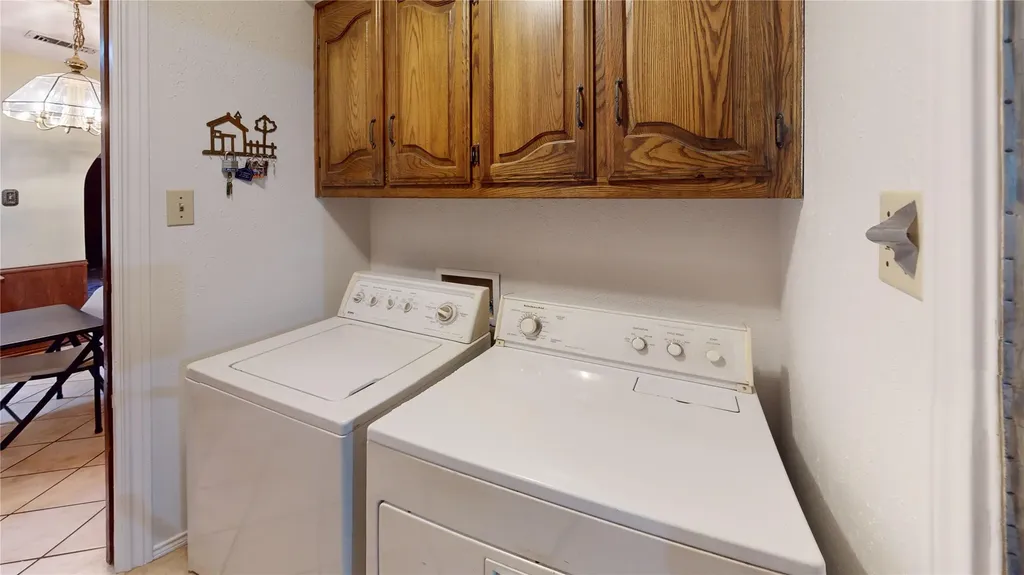 2138 Wellington Drive Grand Prairie TX 75051