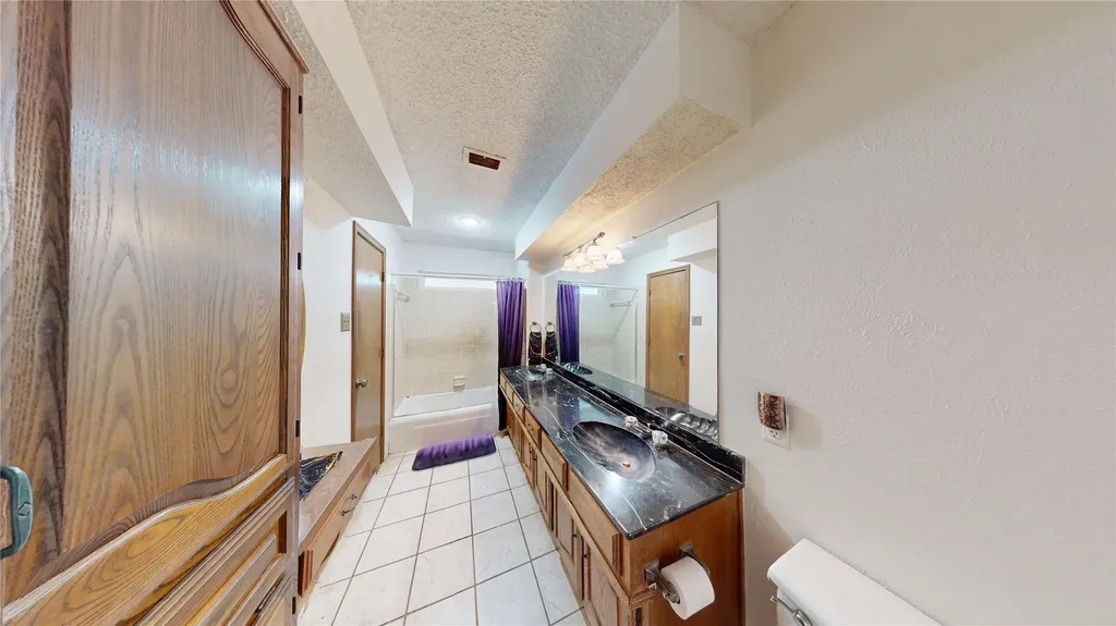 2138 Wellington Drive Grand Prairie TX 75051