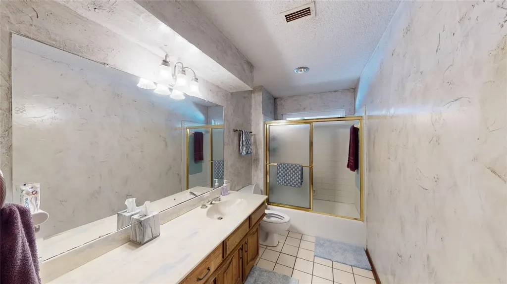 2138 Wellington Drive Grand Prairie TX 75051