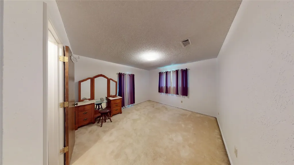2138 Wellington Drive Grand Prairie TX 75051