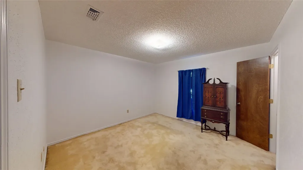 2138 Wellington Drive Grand Prairie TX 75051
