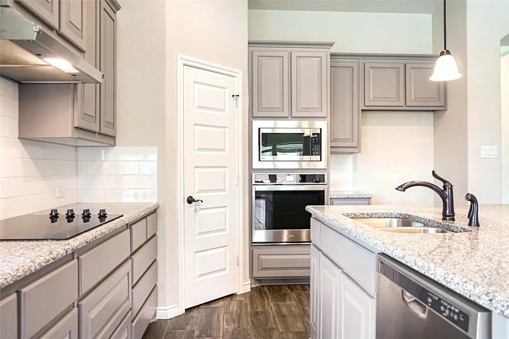 2636 Freemon Place Grand Prairie TX 75052